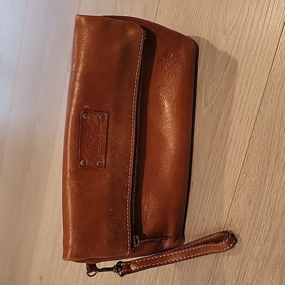 Patricia Nash Leather Foldover Wristlet - Picture 1 of 11